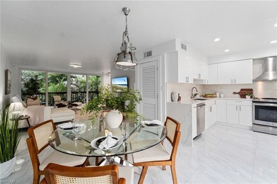 Rare opportunity to own a fully renovated, luxurious townhome in - photo 3