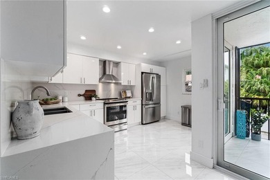 Rare opportunity to own a fully renovated, luxurious townhome in - photo 6