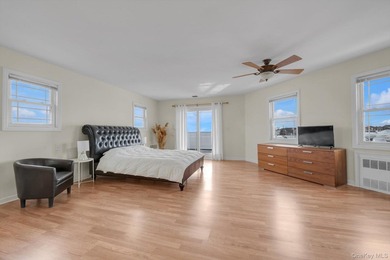 Get the Miami experience in New York! Very Rare Waterfront - photo 13