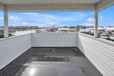 Get the Miami experience in New York! Very Rare Waterfront - photo 17