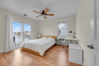 Get the Miami experience in New York! Very Rare Waterfront - photo 19