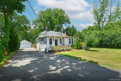 Welcome home to this Charming 2-bedroom, 2 full bath property - photo 2