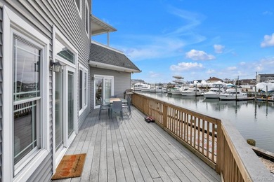 Get the Miami experience in New York! Very Rare Waterfront - photo 22
