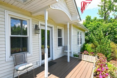 Welcome home to this Charming 2-bedroom, 2 full bath property - photo 4