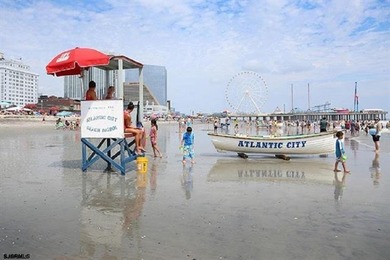 Spacious 1 bedroom, 1.5 bath condo with some ocean and bay views - photo 32