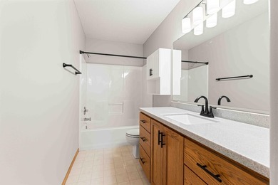 LOCATION, LOCATION, LOCATION!! Charming one-owner home on Lake - photo 40