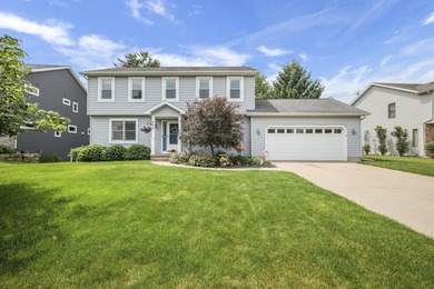 Spacious and thoughtfully designed 2-story home offering a - photo 2