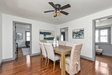 Fully Renovated 5 Bedroom Home In Freeport For $729,000. A Very - photo 5