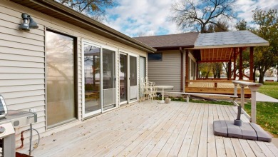 Enjoy lake life in this charming 2-bedroom, 1-bath cabin - photo 2