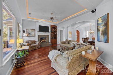 BEST VALUED WATERFRONT HOME IN THE POINT! With casual luxury, a - photo 6