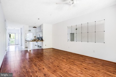 There's no place like home at Tomes Landing. This top-floor - photo 9