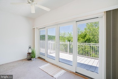 There's no place like home at Tomes Landing. This top-floor - photo 10