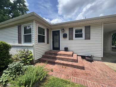 Beautifully updated 3-bedroom, 2.5 bath home in the desirable - photo 2