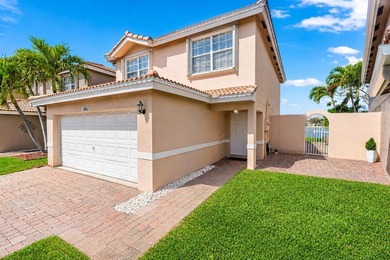 Lakefront 3 bedroom, 2.5 bathroom home located in the gated - photo 4