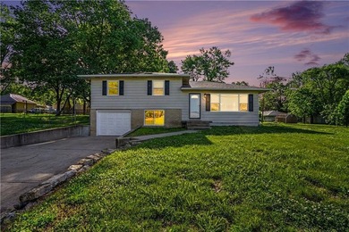 Smithville Lake Home Active Under Contract in Smithville Missouri