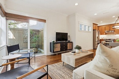 ELEVATOR? Yes, this beautiful Sierra Madre townhome has an - photo 3