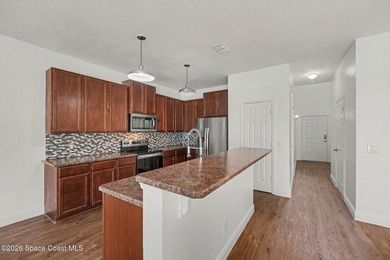 Move right into this spacious 3-bedroom, 2.5-bath end-unit - photo 12