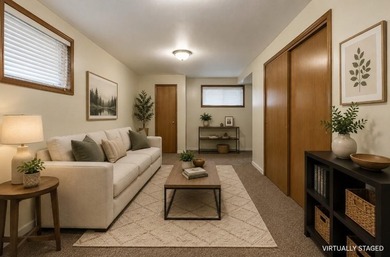 Bergen Beach - Single Family home in move-in-ready condition - photo 15