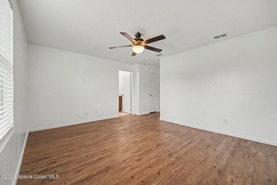 Move right into this spacious 3-bedroom, 2.5-bath end-unit - photo 16