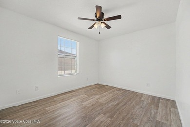 Move right into this spacious 3-bedroom, 2.5-bath end-unit - photo 18