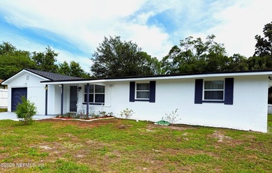 ***NEWLY PAINTED INSIDE/OUT***This 3BR/2BA, Well-maintained Home - photo 3