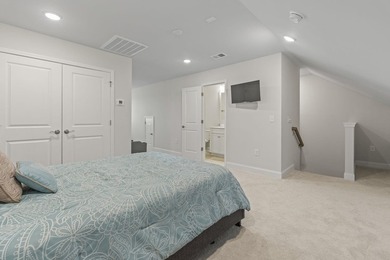 Discover the perfect blend of space, style, and serenity in this - photo 24