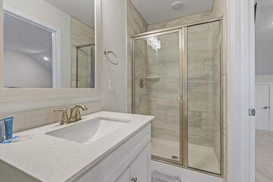 Discover the perfect blend of space, style, and serenity in this - photo 25