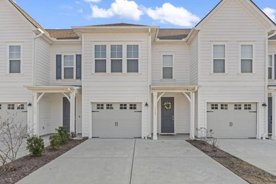 Discover the perfect blend of space, style, and serenity in this - photo 31