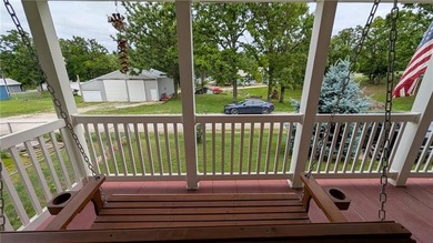 Don't miss this incredible lake retreat! This is a truly unique - photo 2