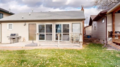 Enjoy lake life in this charming 2-bedroom, 1-bath cabin - photo 5