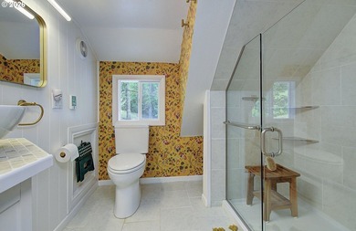 Historic Brush Prairie farmhouse built in 1901 and lovingly - photo 24