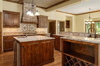 Enjoy the perfect balance of privacy, convenience, and luxury in - photo 4