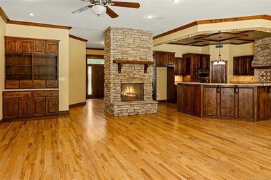 Enjoy the perfect balance of privacy, convenience, and luxury in - photo 7