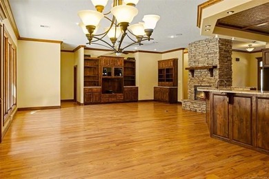 Enjoy the perfect balance of privacy, convenience, and luxury in - photo 8