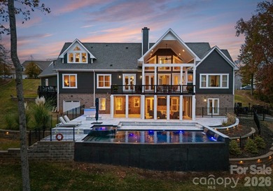 Tranquil Waterfront Estate with Unmatched Multigenerational - photo 2