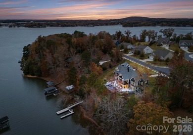 Tranquil Waterfront Estate with Unmatched Multigenerational - photo 4