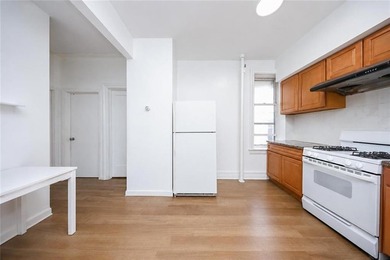 Rare-find oversized 6-family building with a 25'*72' building - photo 17