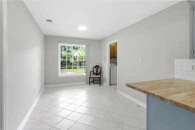 Don't miss this beautifully renovated 4-bedroom, 2-bath home in - photo 18