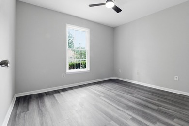 Don't miss this beautifully renovated 4-bedroom, 2-bath home in - photo 23