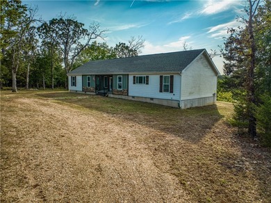 Back on the market at no fault of the property!! GORGEOUS LAKE - photo 3