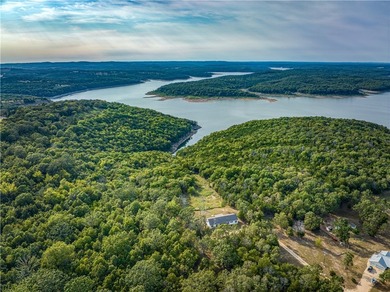 Back on the market at no fault of the property!! GORGEOUS LAKE - photo 4