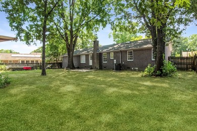 Don't miss this beautifully renovated 4-bedroom, 2-bath home in - photo 34