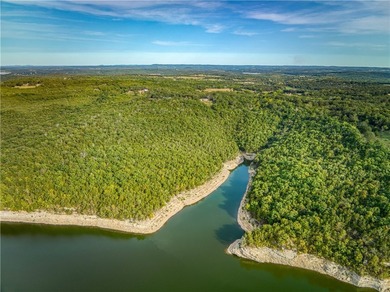 Back on the market at no fault of the property!! GORGEOUS LAKE - photo 6
