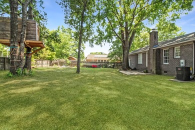 Don't miss this beautifully renovated 4-bedroom, 2-bath home in - photo 36