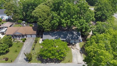 Don't miss this beautifully renovated 4-bedroom, 2-bath home in - photo 38