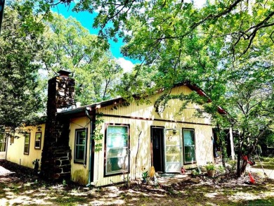 Lake Tenkiller Home Sale Pending in Cookson Oklahoma