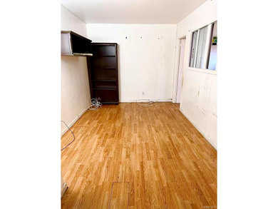 This exceptional coop apartment features a spacious 1-bedroom - photo 5