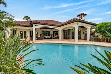 Beyond the private gates of this exceptional estate lies a - photo 2