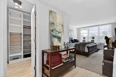 Enjoy easy living in this contemporary 3 bed, 2 bath garden - photo 15