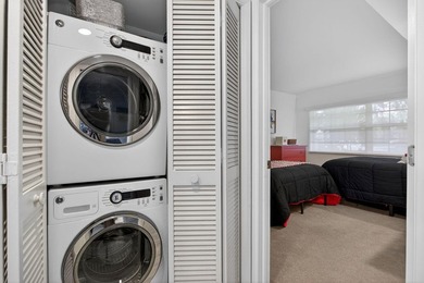 Enjoy easy living in this contemporary 3 bed, 2 bath garden - photo 24